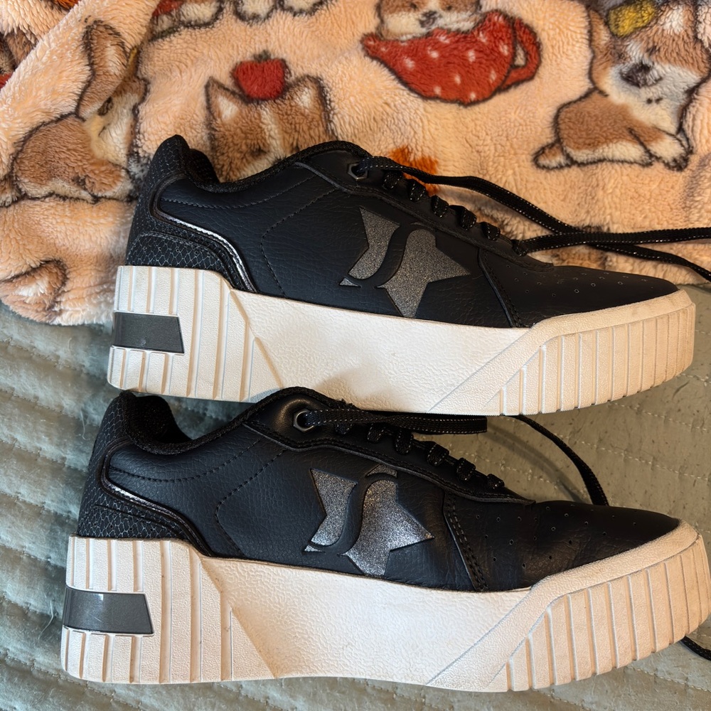 Skechers Black Textured Sneakers